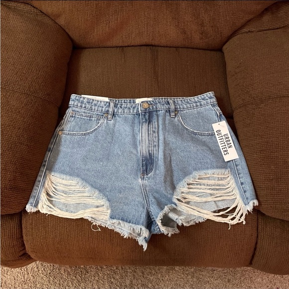 A Brand Shorts - Picture 1 of 4